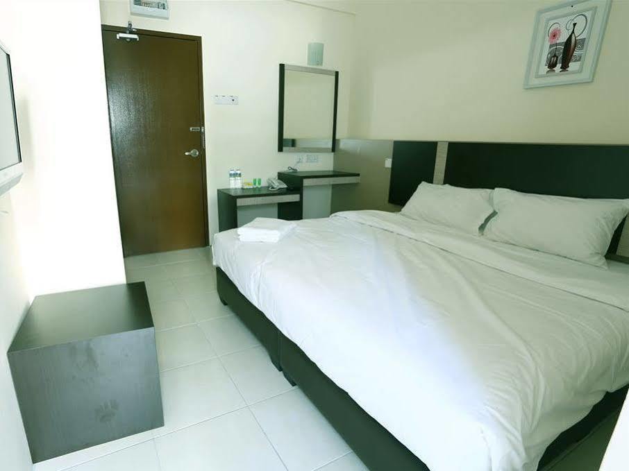 Nd Hotel Malacca Exterior photo
